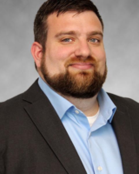 Matt Simon Headshot